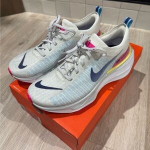 Nike ZoomX Invincible 3. Men’s Size 11. White/Blue/Pink.